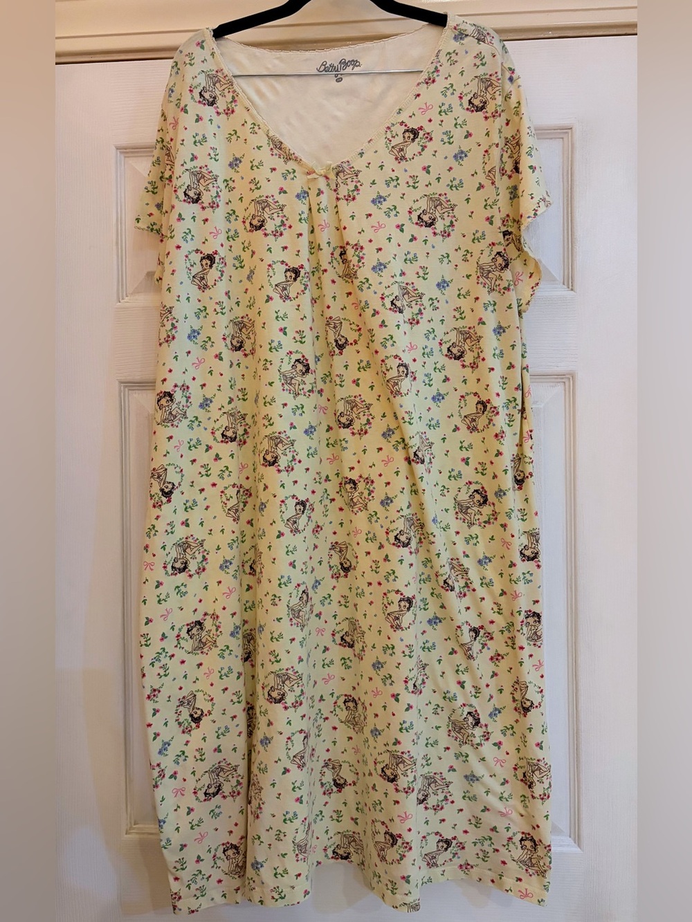 Y2K Betty Boop Pale Yellow Floral V-Neck Lace Trimmed Nightgown